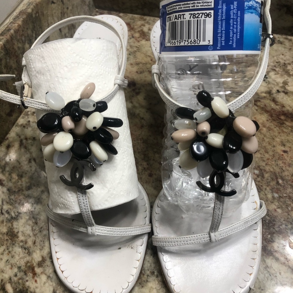 Vintage Chanel Logo heels sandals - Picture 3 of 14